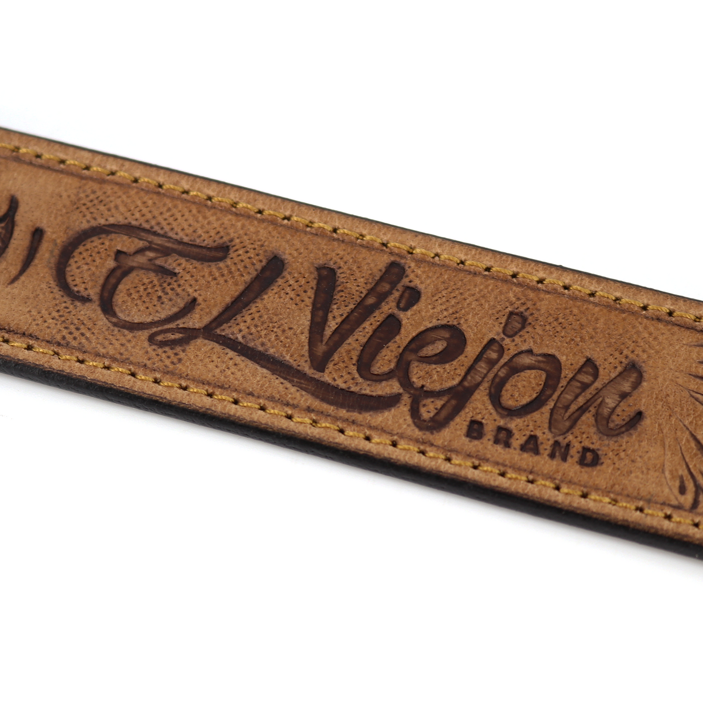Cinto de piel Oeste™ marrón con logo El Viejon Brand debossed y costuras visibles.