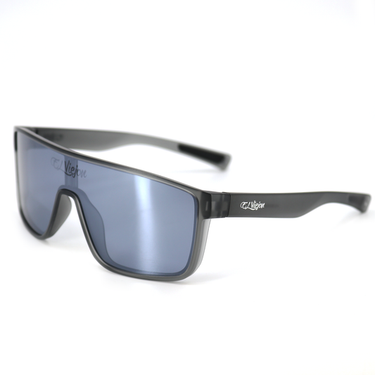 Gafas de sol Ghost™ grises con lentes polarizadas UV400 y logo El Viejon Brand™ en las varillas.
