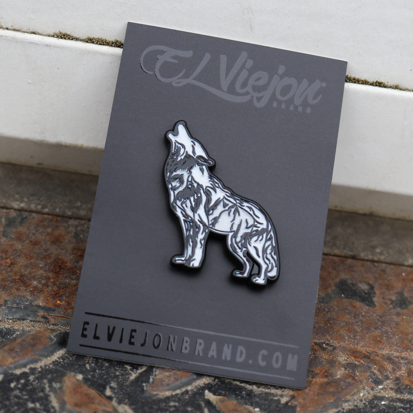 Lobo Pin (1pc)