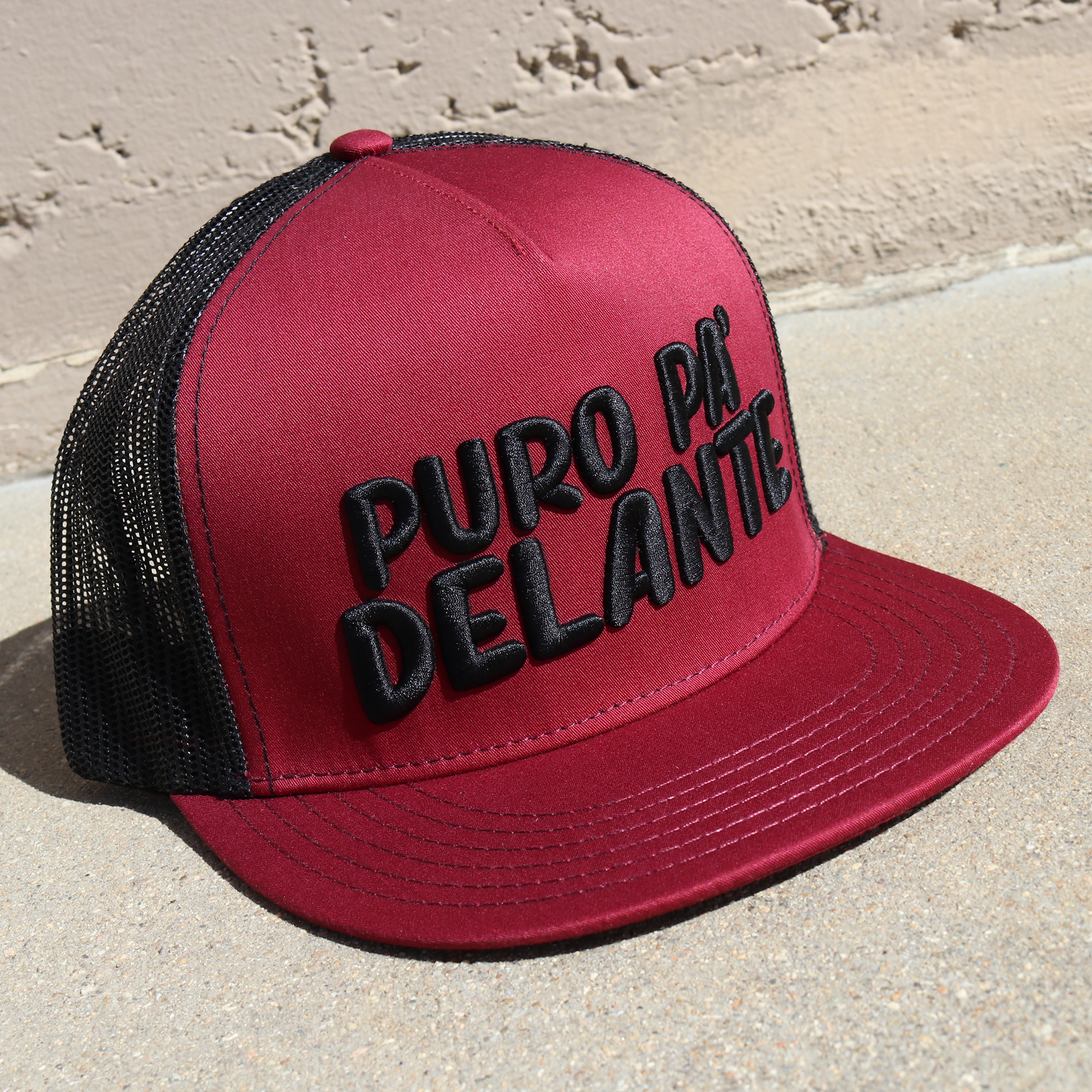 Puro Pa' Delante Maroon/Black flat visor hat / gorra de visera plana